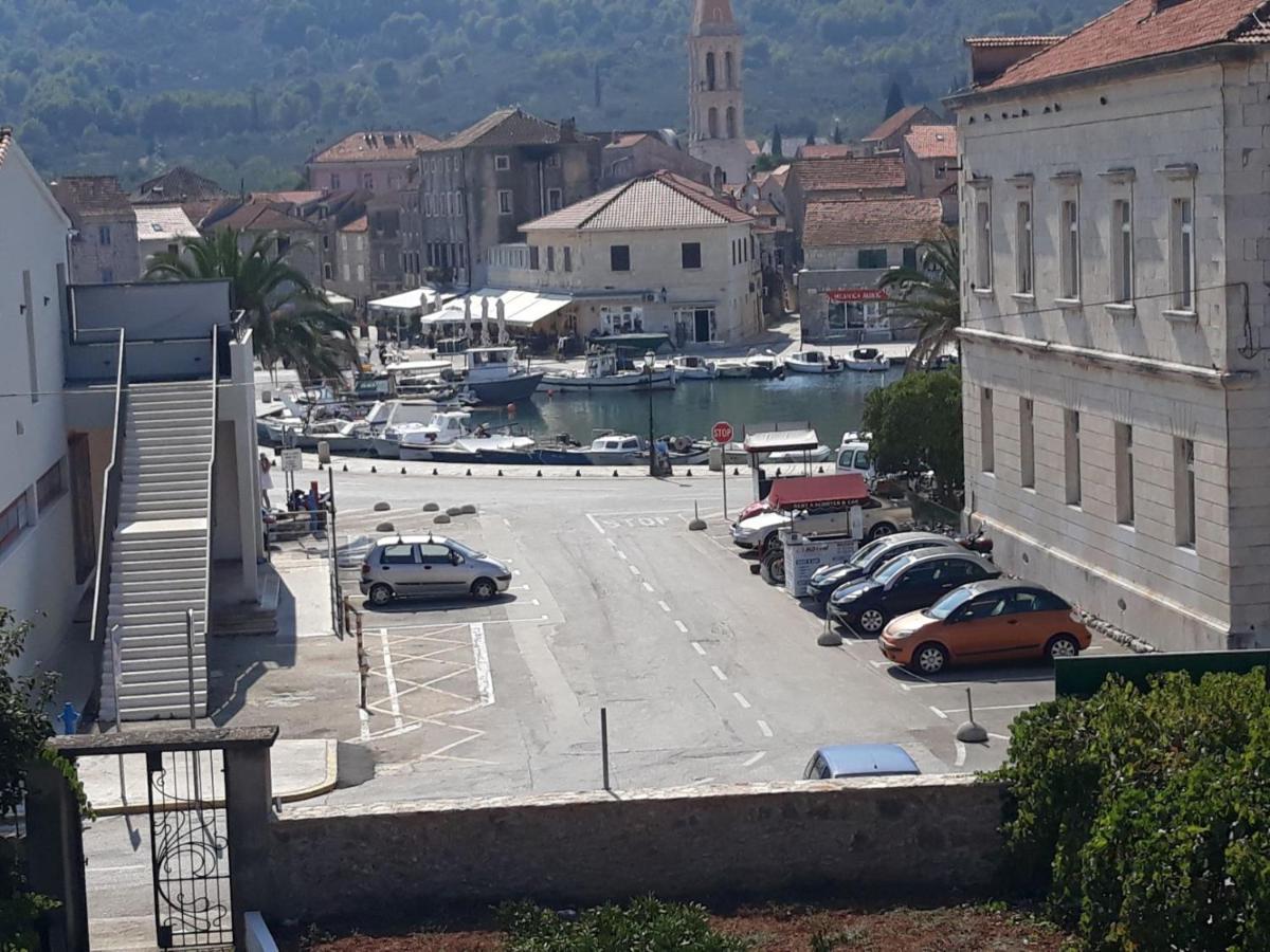 Apartman Tudor Stari Grad  Εξωτερικό φωτογραφία